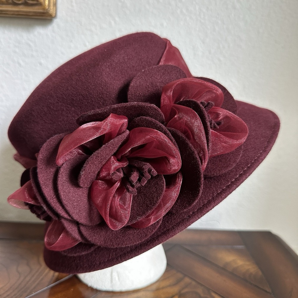 Vintage Betmar New York Women's 7 1/8 Wool Bucket Hat Burgundy Ribbon Flower